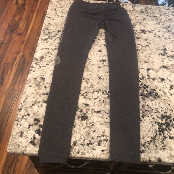 Beyond Yoga Leggings with Flywheel Logo 28” Small - Picture 1 of 9